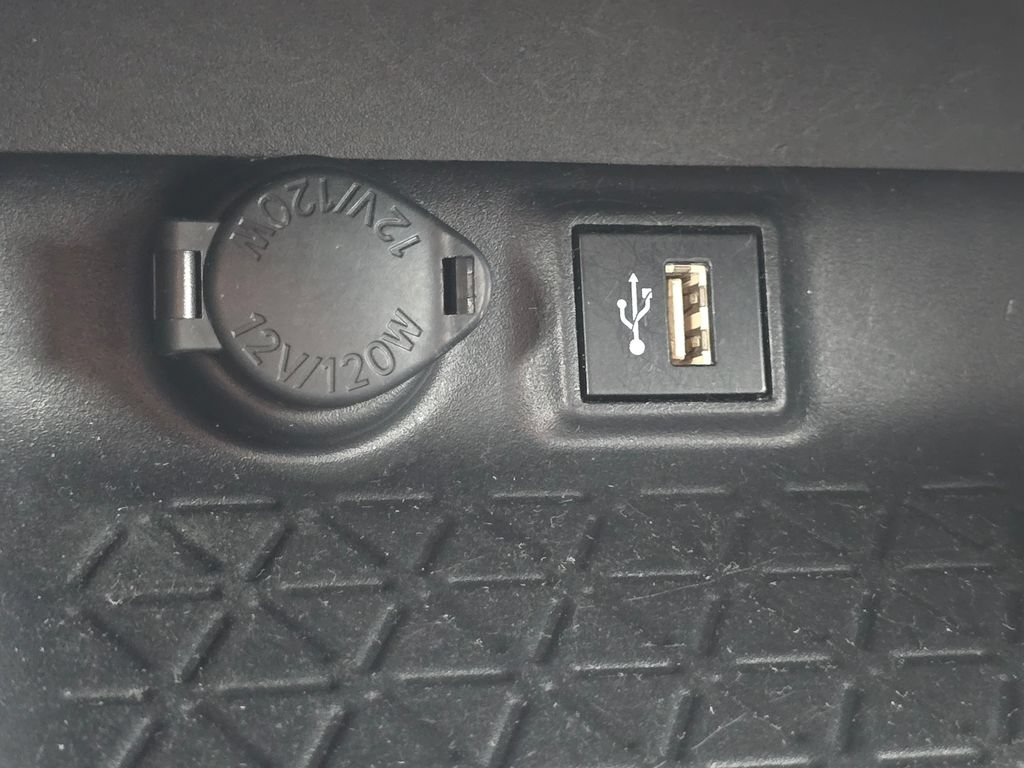Certified 2025 Toyota RAV4 XLE AWD/4WD image 30