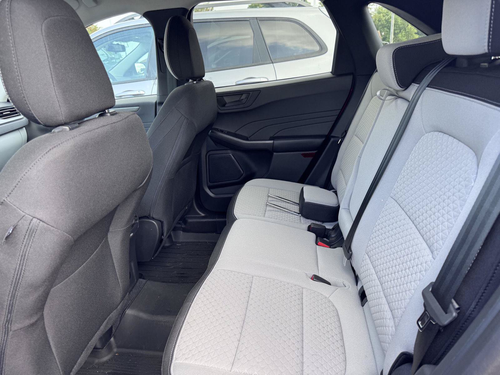 Used 2023 Ford Escape Active AWD/4WD image 12