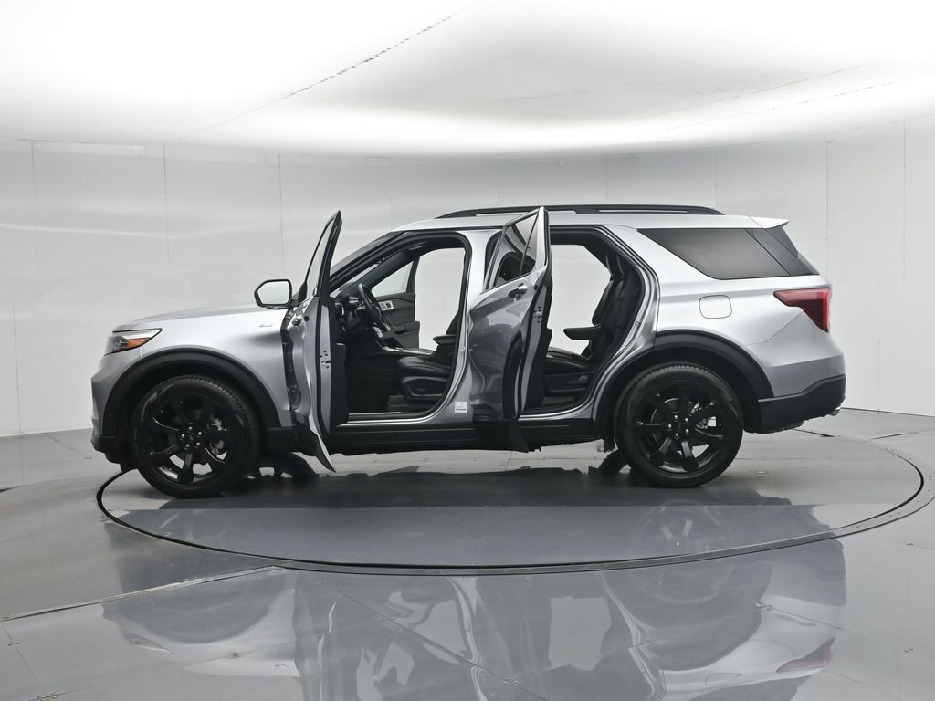 Used 2023 Ford Explorer ST-Line w/ Class IV Trailer Tow Package image 39