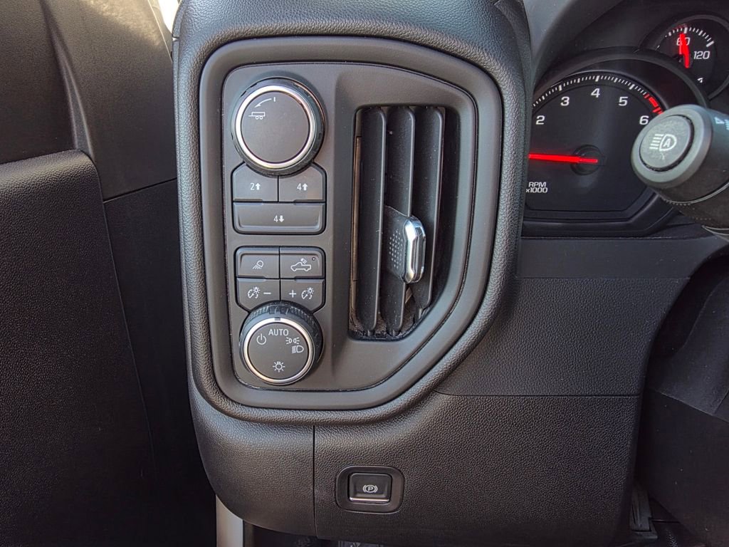 Used 2025 Chevrolet Silverado 2500 Custom w/ Custom Value Package image 13