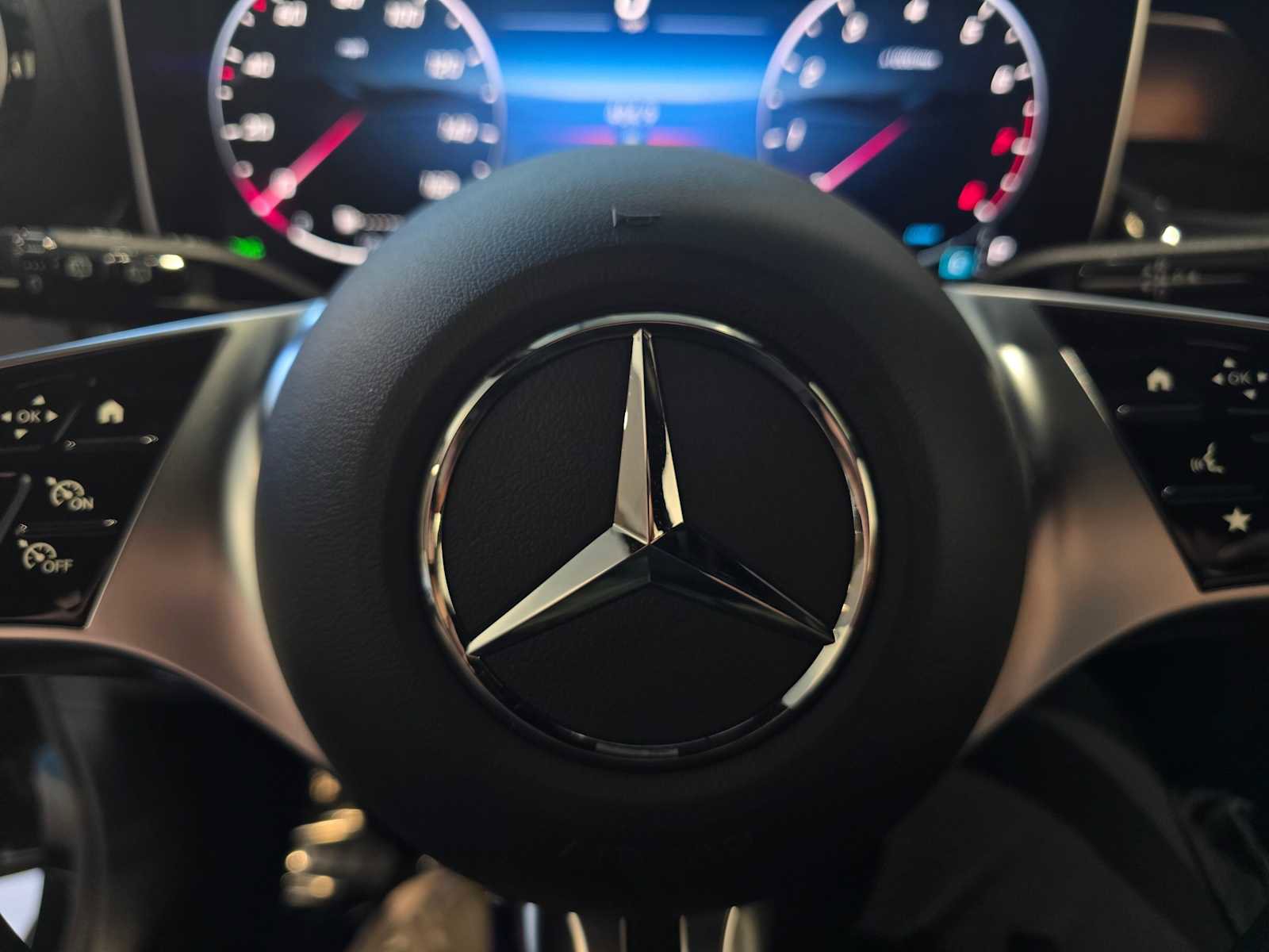 Used 2026 Mercedes-Benz GLC 300 image 23