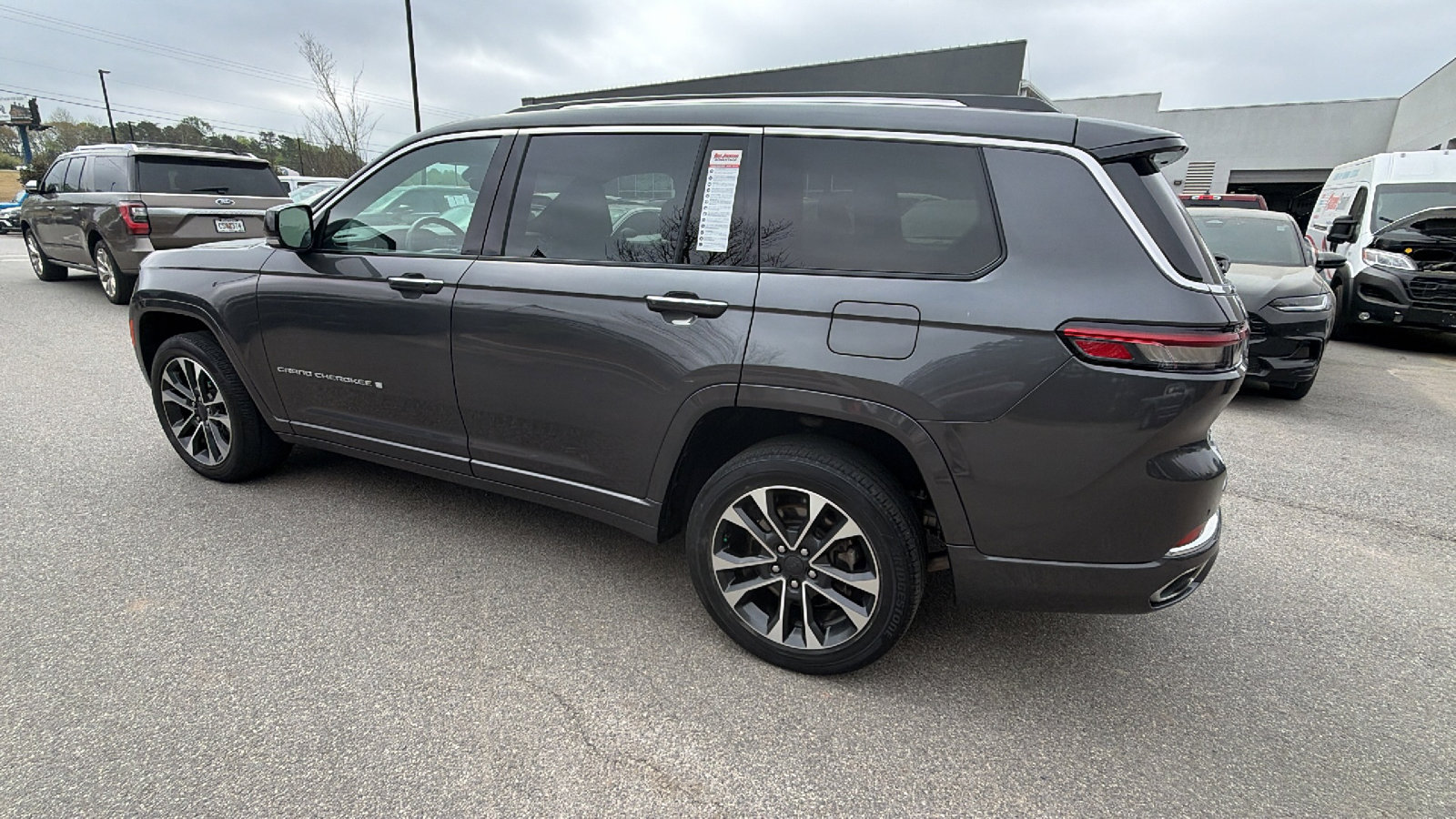 Used 2021 Jeep Grand Cherokee L Overland image 10