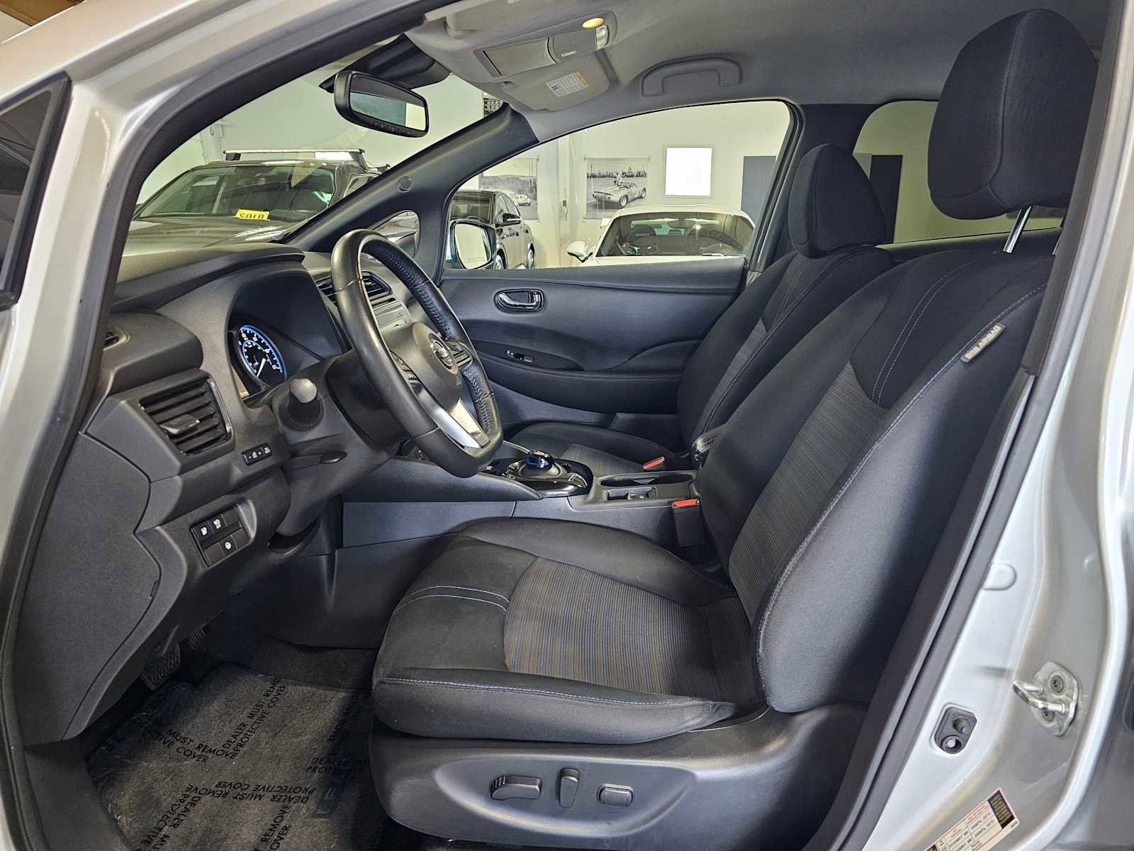 Used 2018 Nissan Leaf SV w/ SV Technology Package image 23