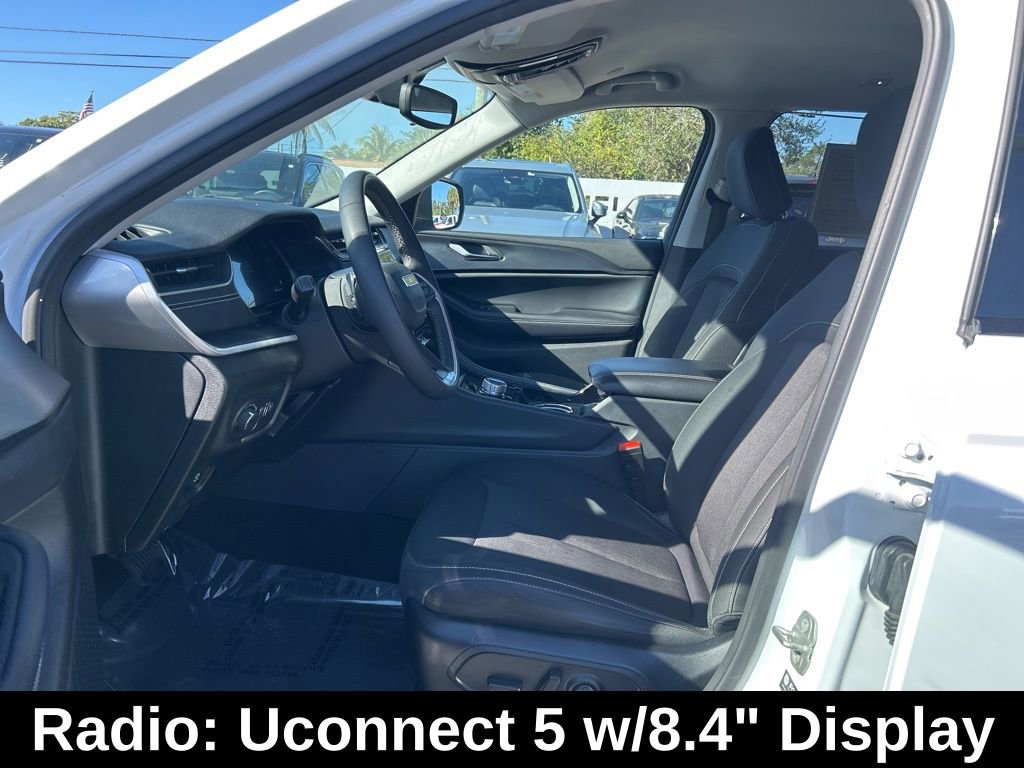 Certified 2023 Jeep Grand Cherokee L Laredo image 10