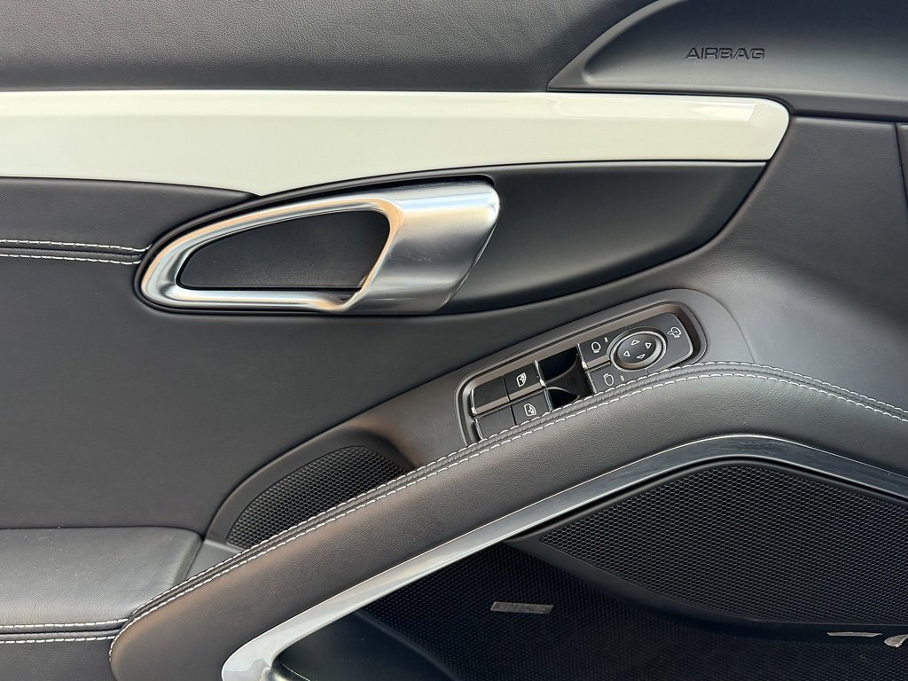 Used 2024 Porsche 718 Boxster image 17