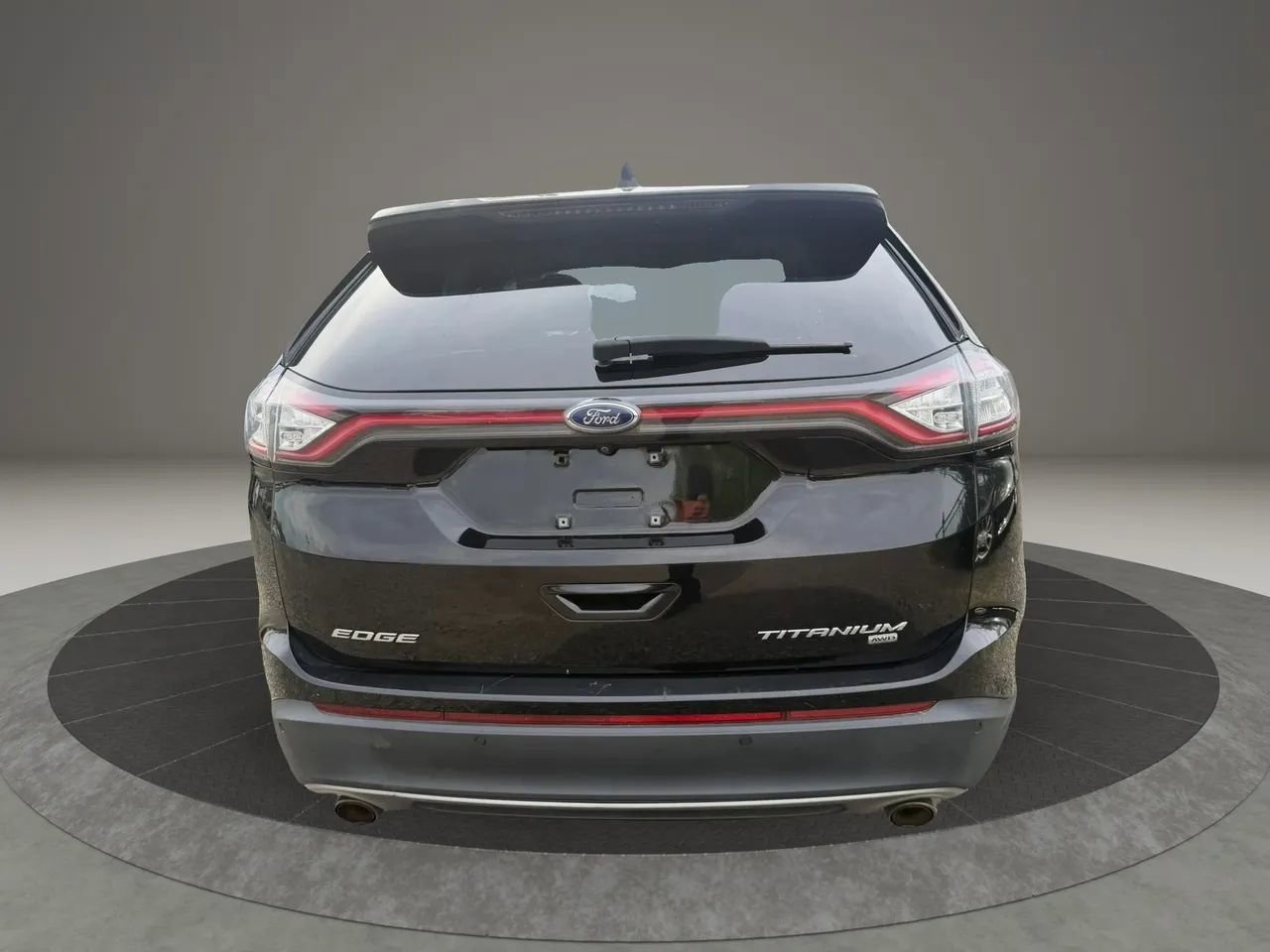 Used 2018 Ford Edge Titanium w/ Equipment Group 301A AWD/4WD image 6