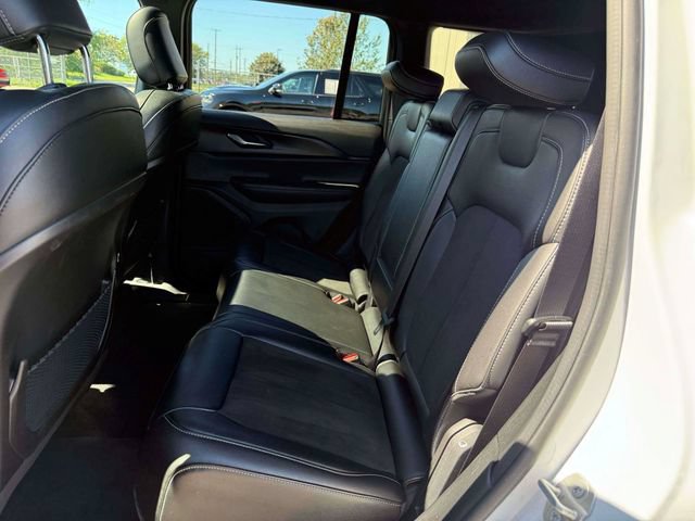 Certified 2024 Jeep Grand Cherokee Altitude AWD/4WD image 12