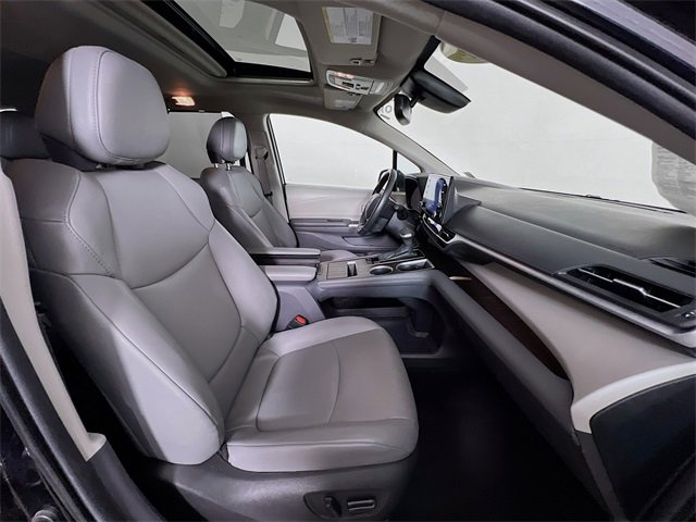 Used 2024 Toyota Sienna XLE image 41