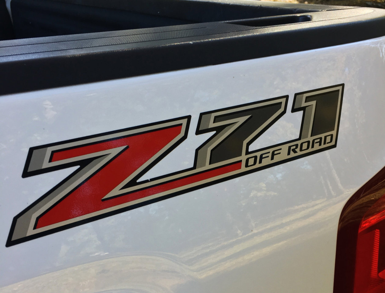 Used 2017 Chevrolet Silverado 1500 LTZ Z71 w/ LTZ Plus Package image 9