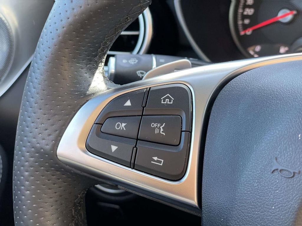 Used 2019 Mercedes-Benz GLC 300 4MATIC Coupe image 9