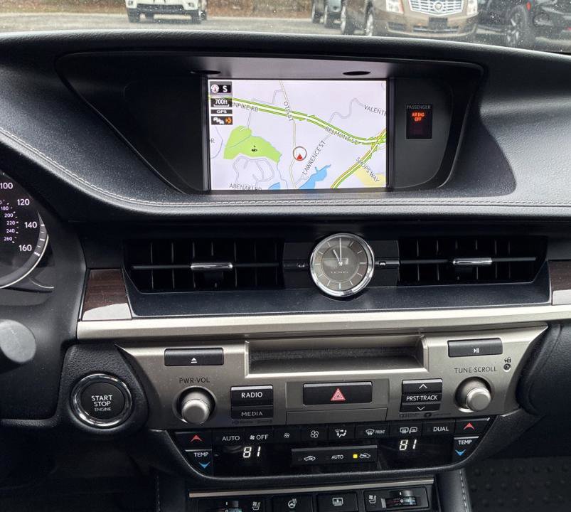 Used 2018 Lexus ES 350 w/ Luxury Package w/Wood Trim FWD image 13