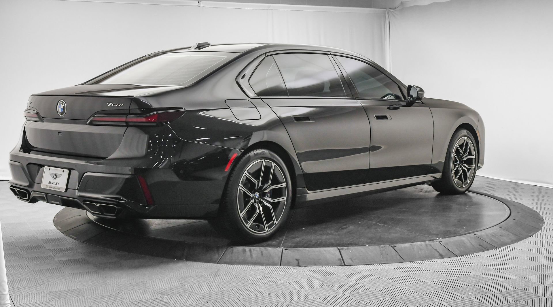 Used 2024 BMW 760i xDrive 760i xDrive image 9