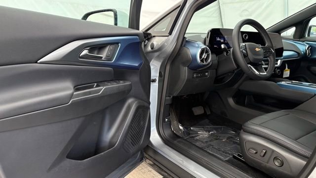 New 2026 Chevrolet Equinox EV LT FWD image 32