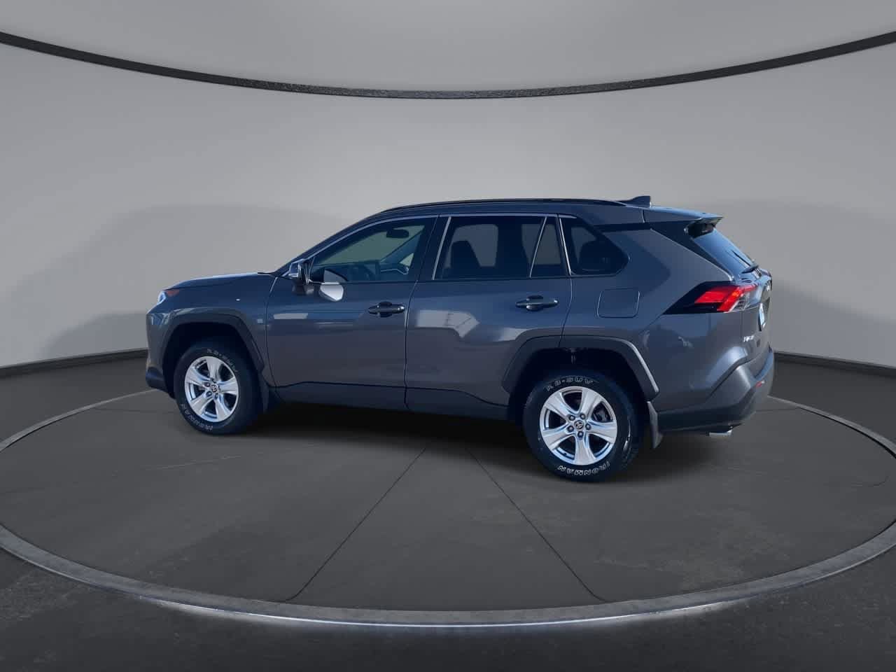 Used 2021 Toyota RAV4 XLE AWD/4WD image 6