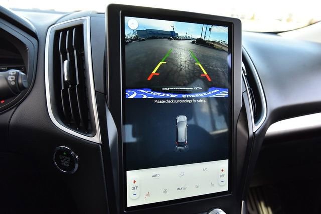 Used 2024 Ford Edge SEL image 13