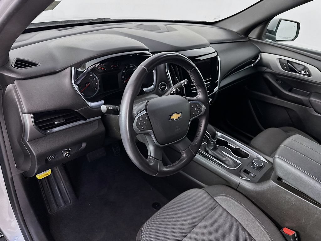 Used 2022 Chevrolet Traverse LT w/ LPO, Cargo Package FWD image 29