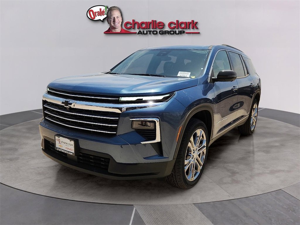 New 2025 Chevrolet Traverse LT w/ Driver Confidence Package