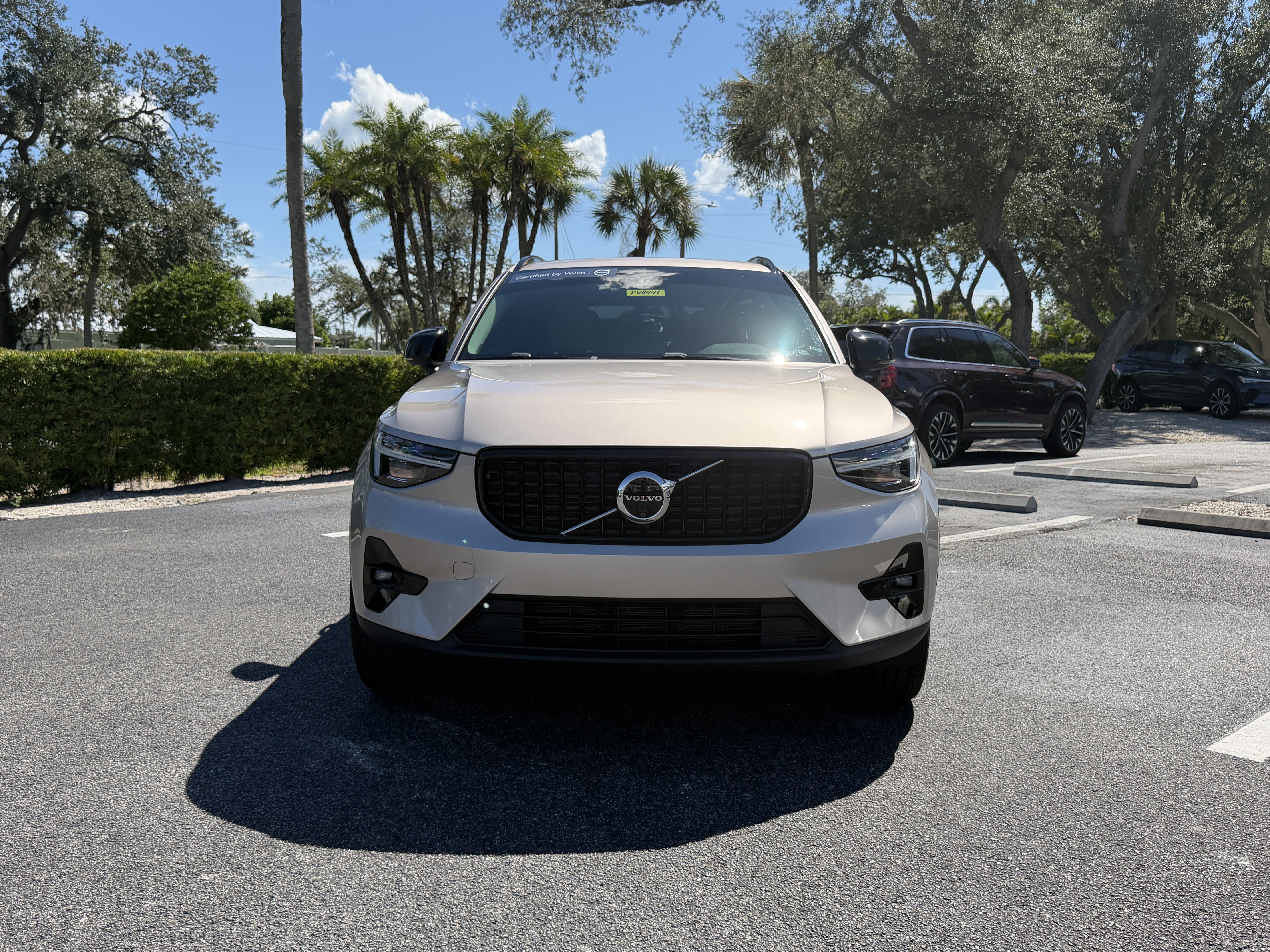 Certified 2024 Volvo XC40 B5 Plus w/ Protection Package Premier AWD/4WD image 2