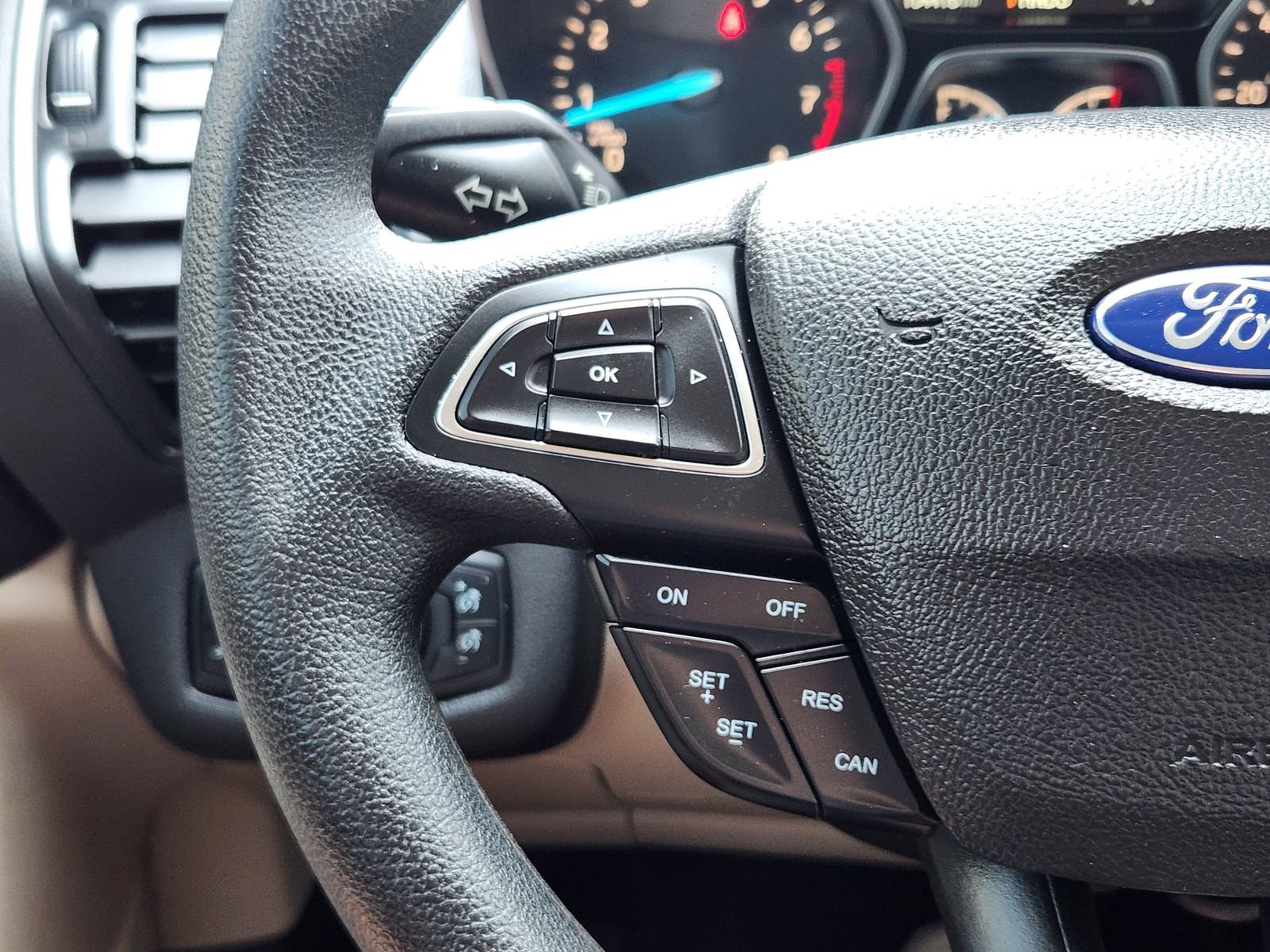 Used 2018 Ford Escape SE image 34