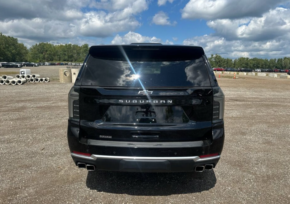 Used 2025 Chevrolet Suburban High Country AWD/4WD image 8