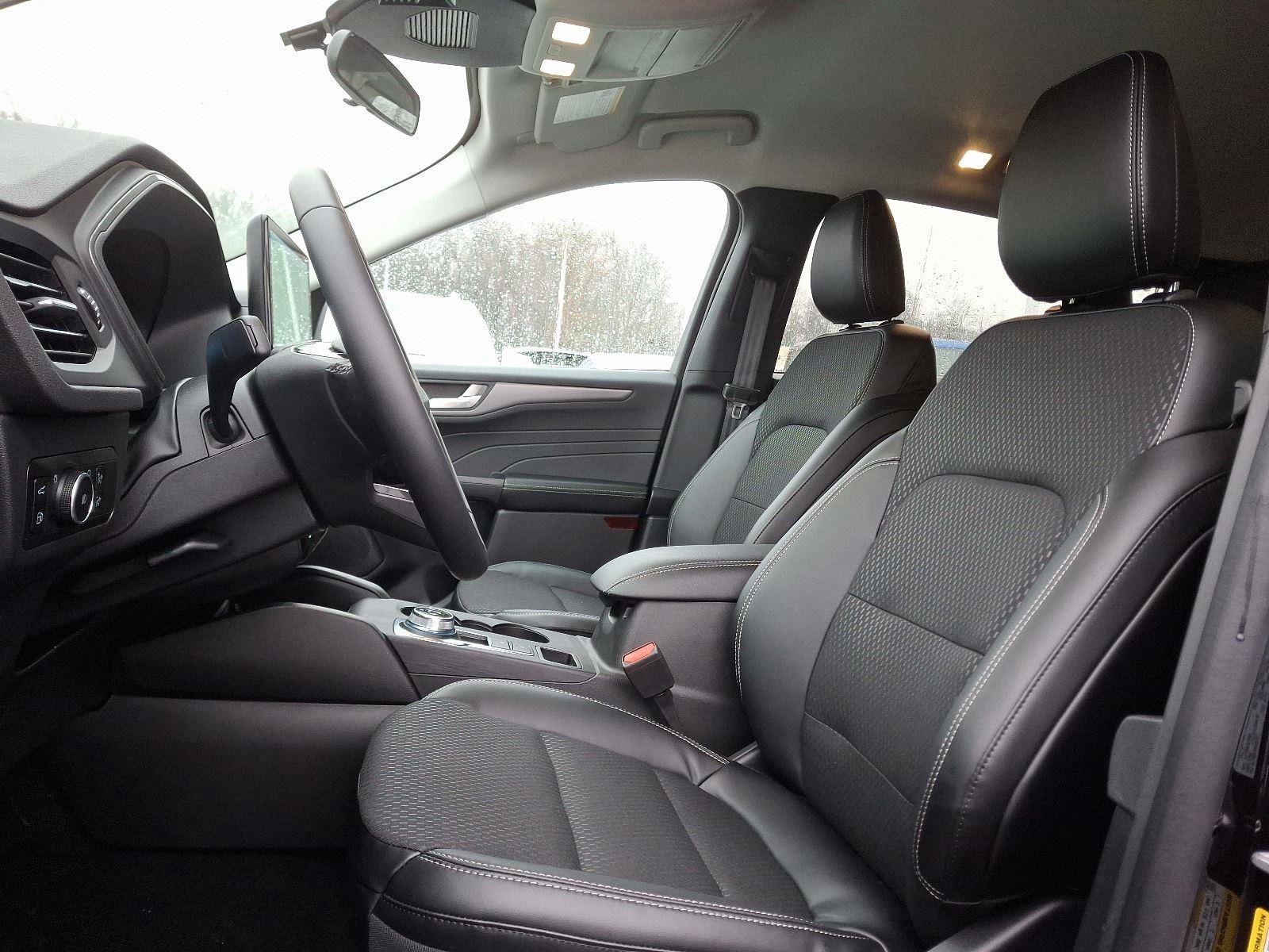 New 2025 Ford Escape SE image 6