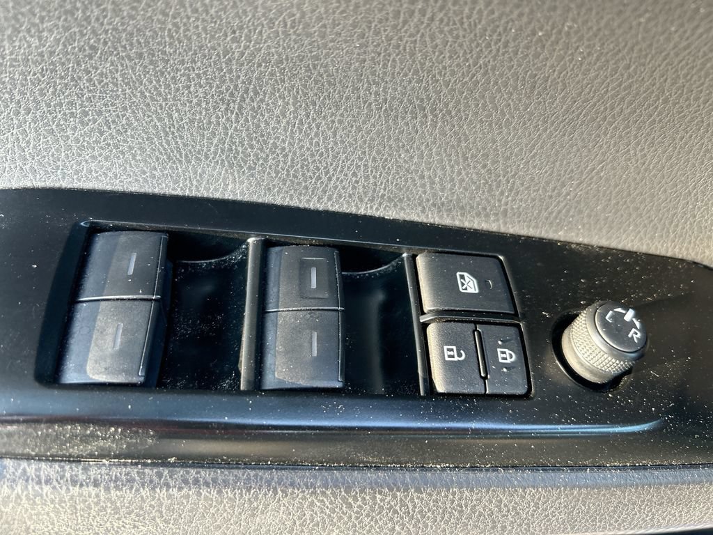 Used 2025 Toyota Camry LE FWD image 12