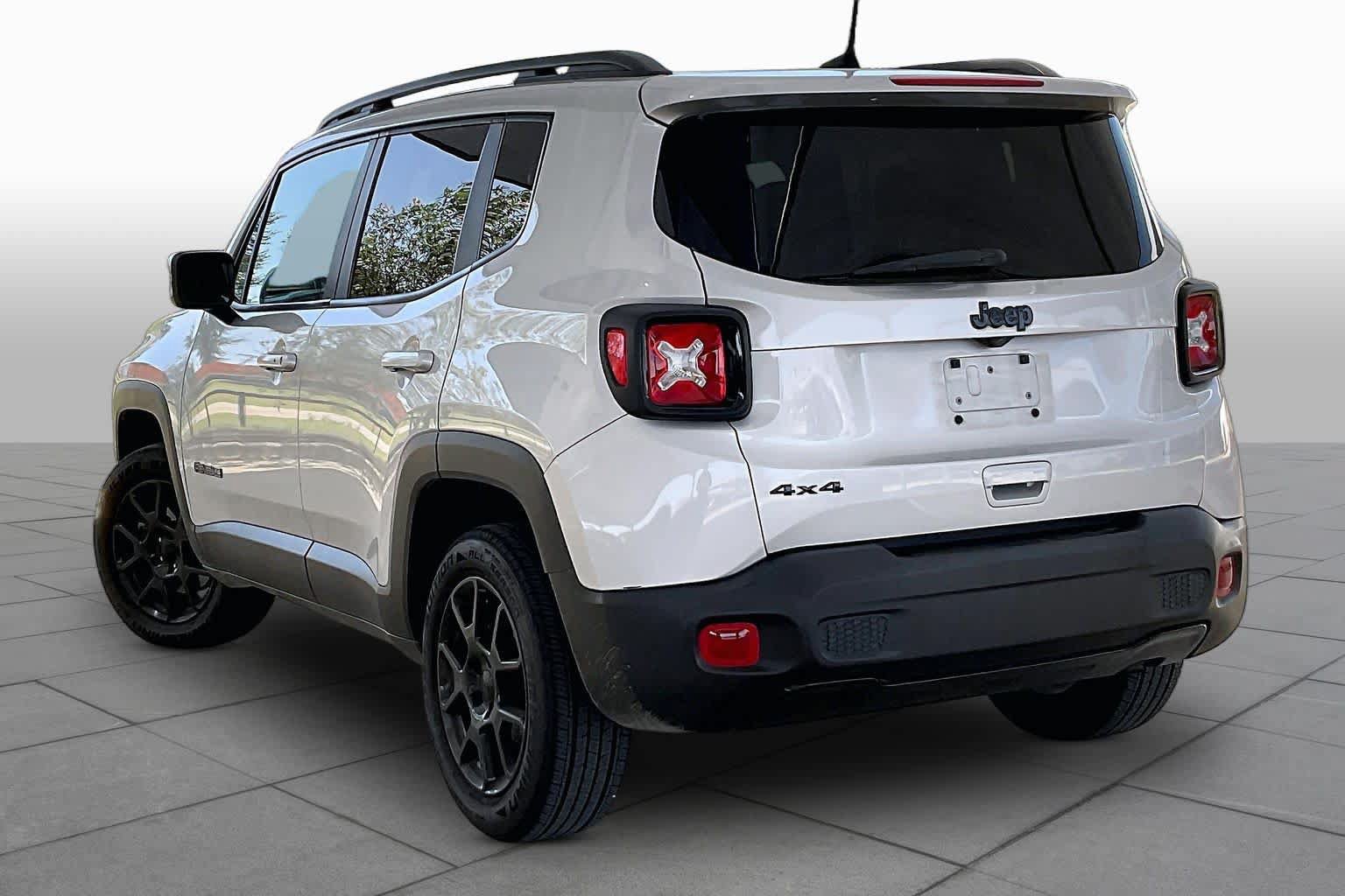 Used 2020 Jeep Renegade Altitude w/ UConnect 8.4 Nav Group AWD/4WD image 12