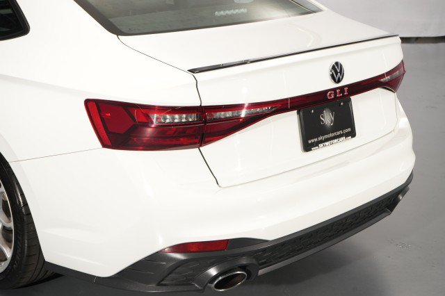 Used 2025 Volkswagen Jetta GLI Autobahn FWD image 14