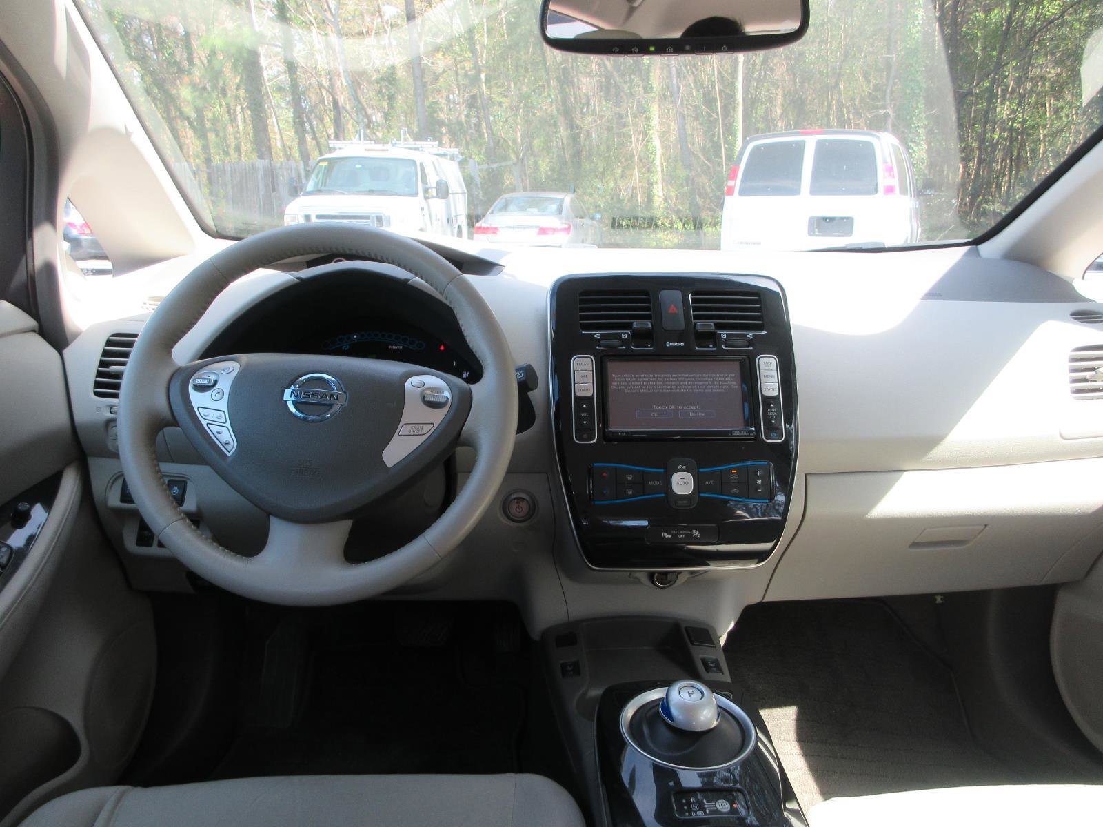 Used 2012 Nissan Leaf SL image 11