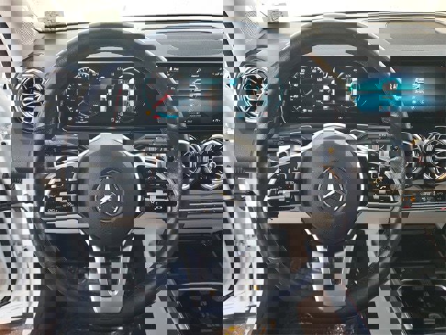 Used 2021 Mercedes-Benz GLB 250 4MATIC image 21