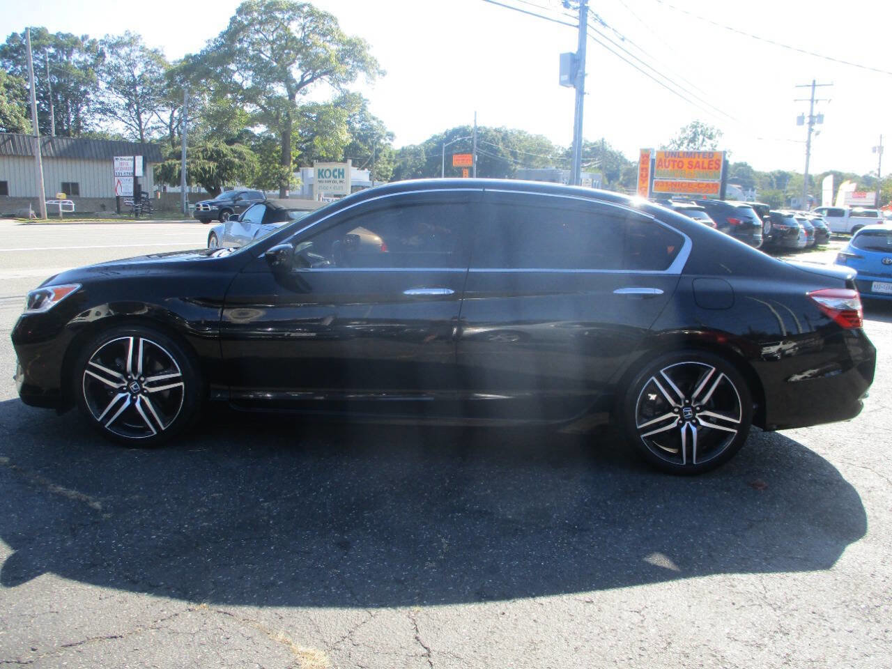 Used 2017 Honda Accord Sport Special Edition image 3