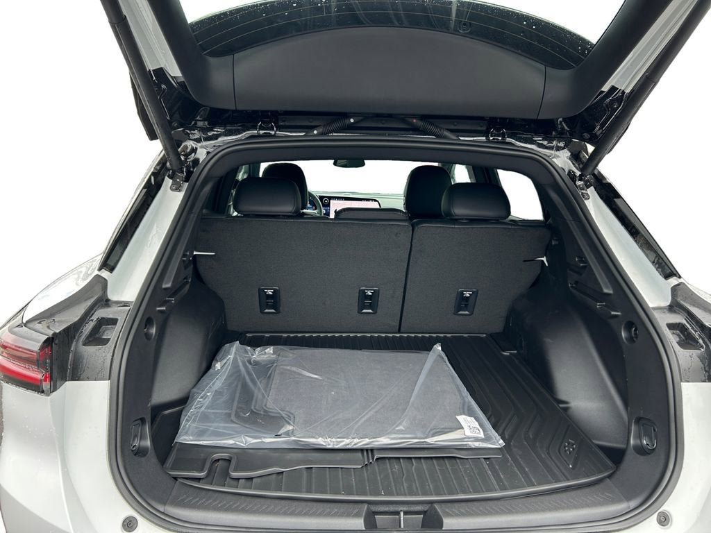 New 2026 Chevrolet Equinox EV LT w/ LPO, Blackout Package FWD image 19