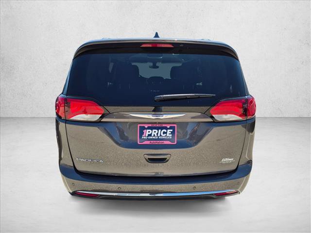 Used 2018 Chrysler Pacifica Touring Plus FWD image 6