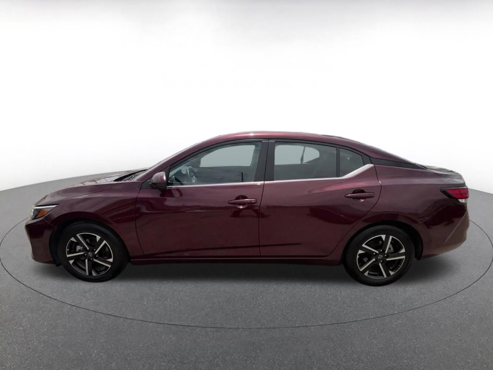 Used 2025 Nissan Sentra SV FWD image 9