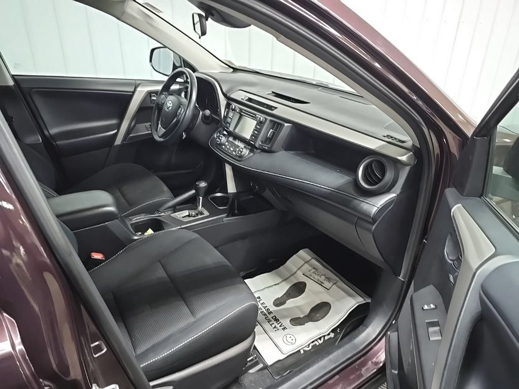 Used 2018 Toyota RAV4 XLE w/ Plus Extra Value Package AWD/4WD image 16