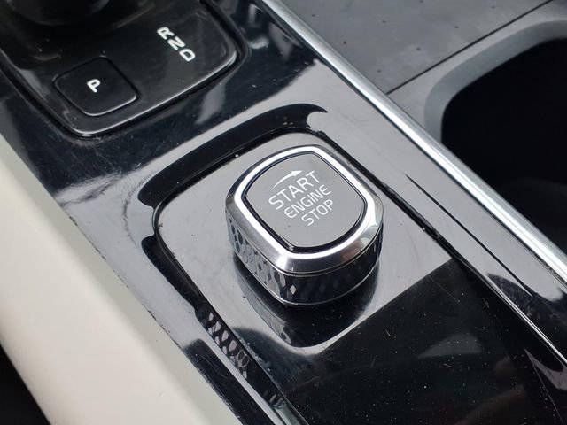 Used 2022 Volvo XC60 B5 Momentum AWD/4WD image 13