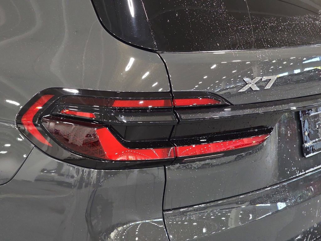 Used 2026 BMW X7 xDrive40i w/ M Sport Package image 31