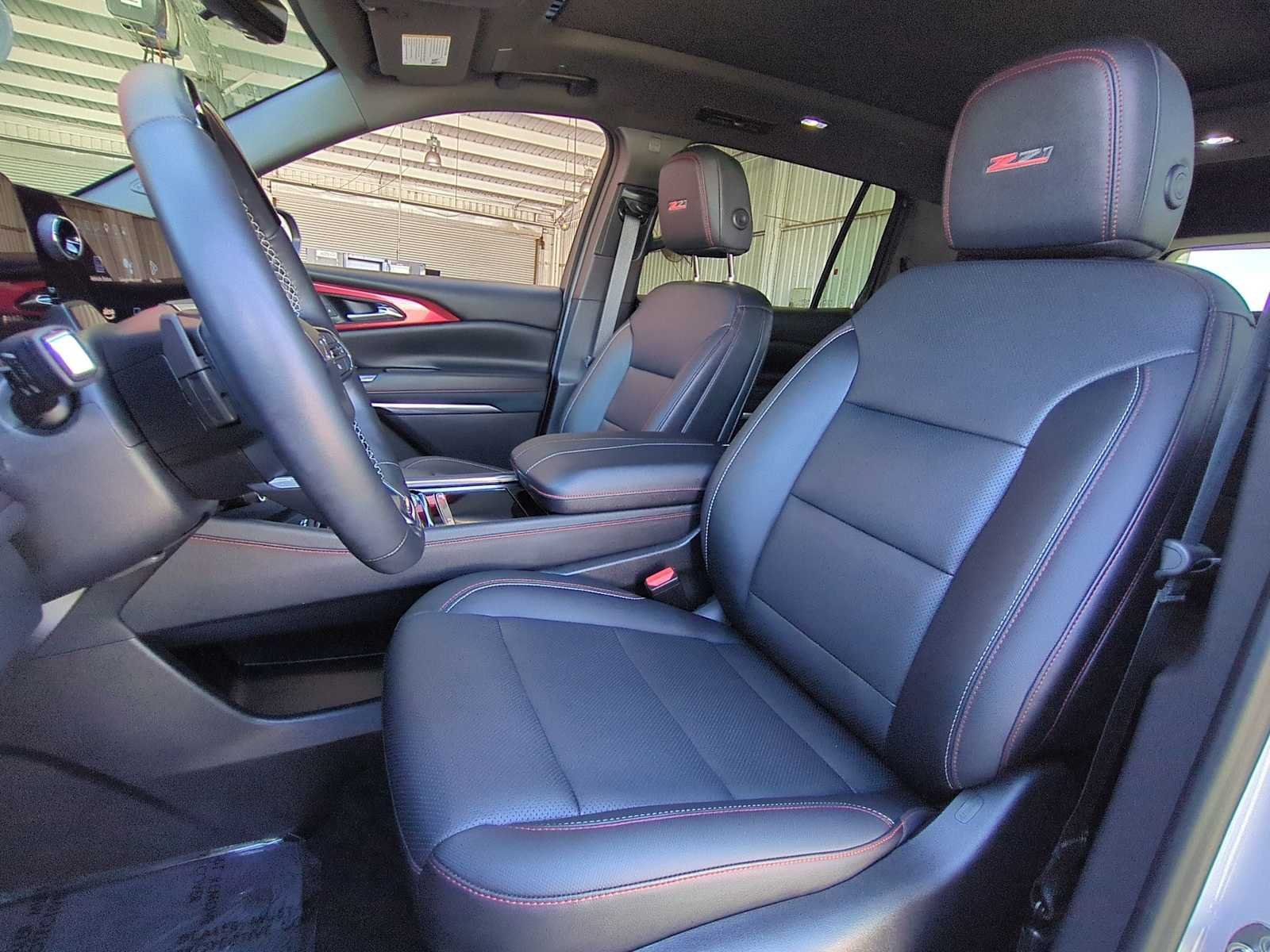 Used 2024 Chevrolet Traverse Z71 w/ Enhanced Driving Package AWD/4WD image 24