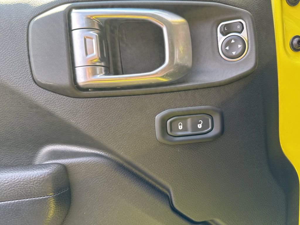 Used 2023 Jeep Gladiator Willys image 24