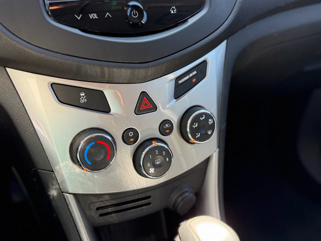 Used 2015 Chevrolet Trax LT w/ LT Plus Package AWD/4WD image 19