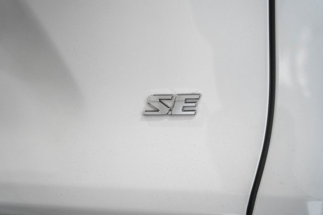Used 2024 Toyota RAV4 SE image 8