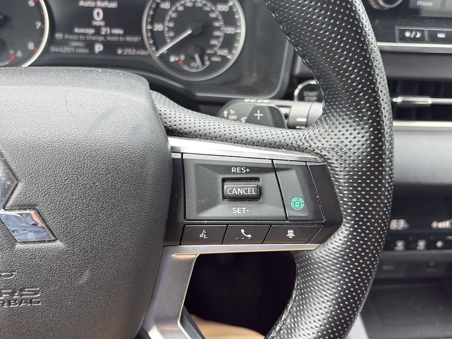 Used 2024 Mitsubishi Outlander SE image 21