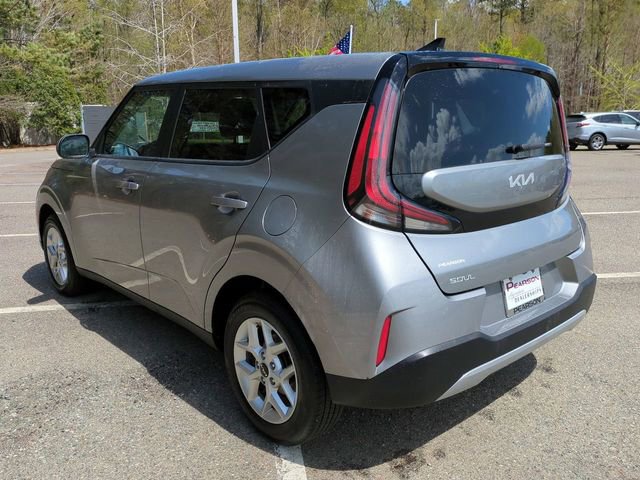 Used 2025 Kia Soul LX w/ LX Technology Package FWD image 6
