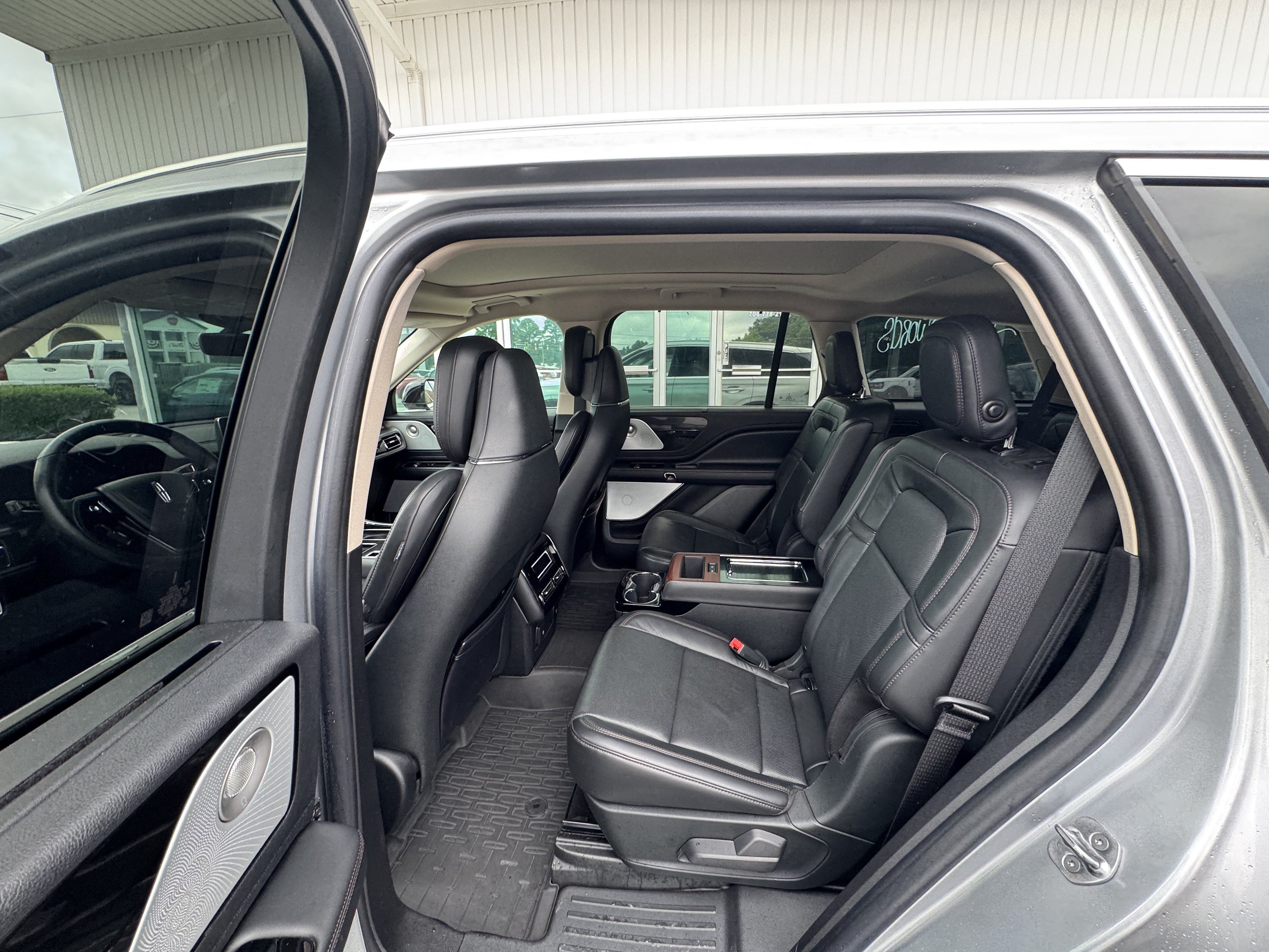 Used 2020 Lincoln Aviator Reserve w/ Equipment Group 202A AWD/4WD image 9