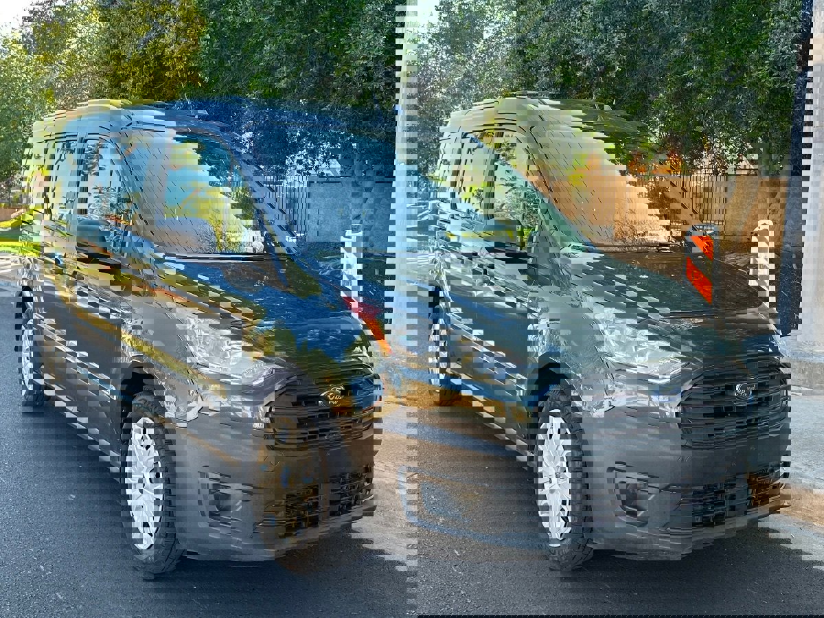 Used 2019 Ford Transit Connect XL image 2