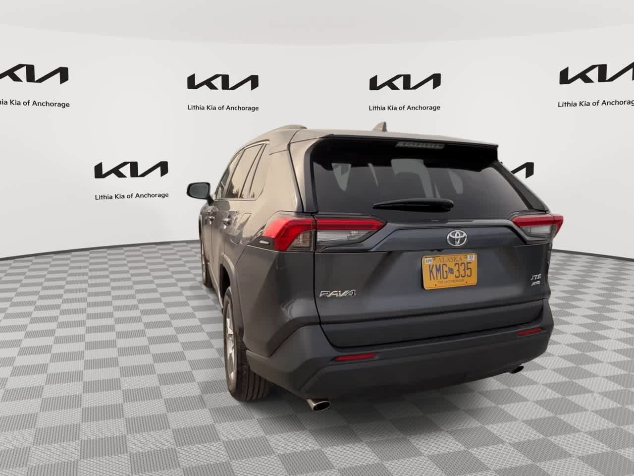 Used 2025 Toyota RAV4 XLE AWD/4WD image 6