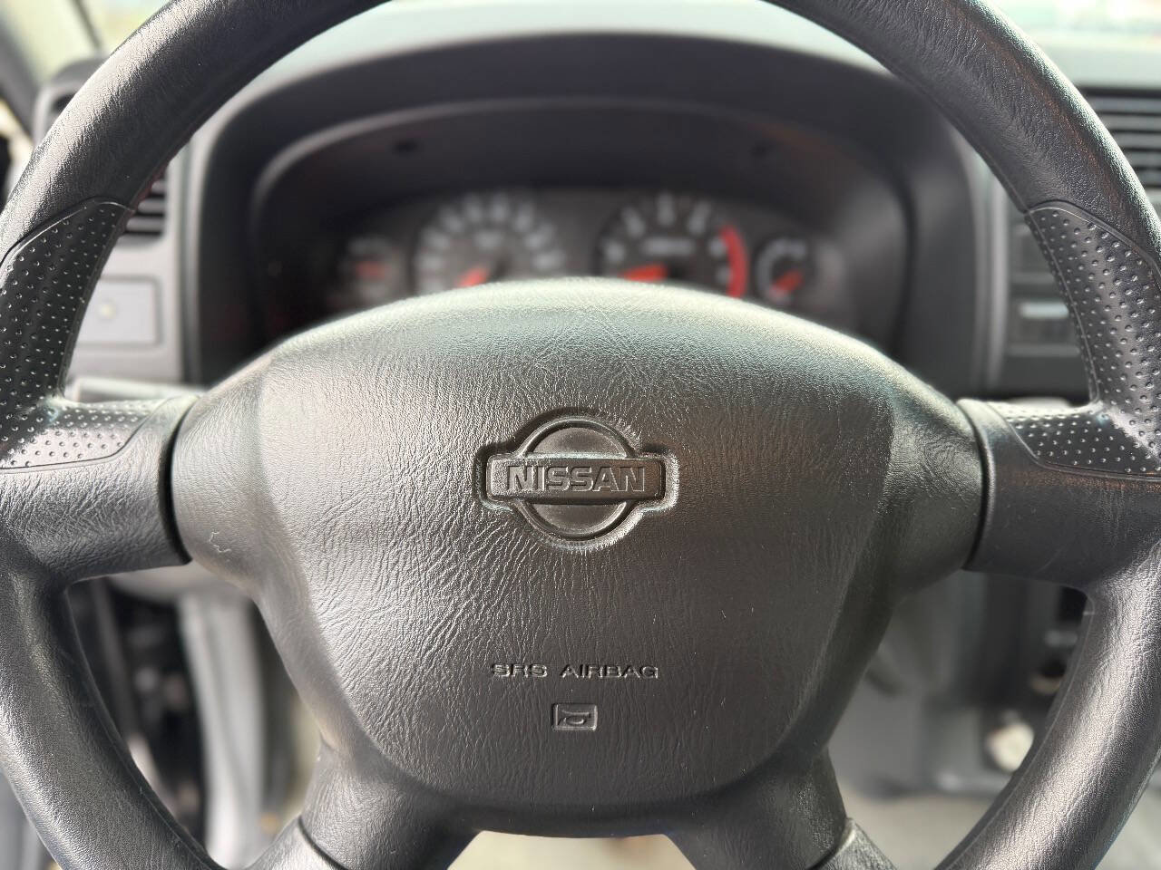 Used 2001 Nissan Frontier XE image 30
