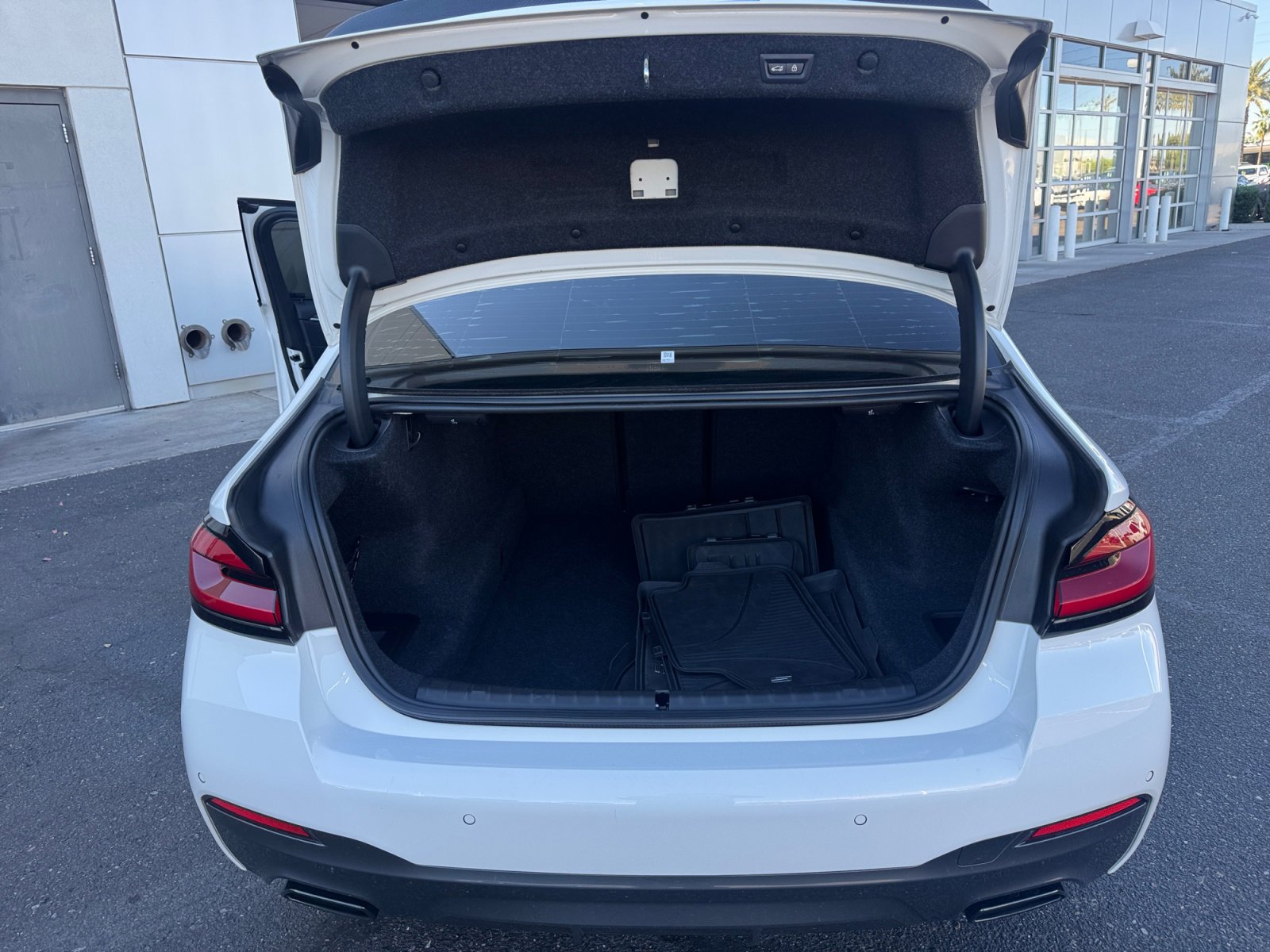 Used 2021 BMW 540i w/ M Sport Package image 34