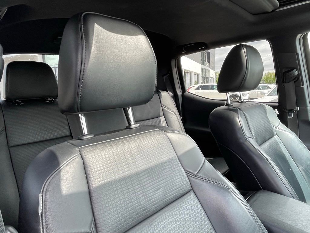 Used 2018 Toyota Tacoma TRD Off-Road AWD/4WD image 24