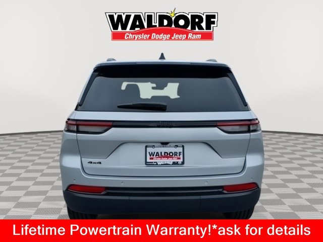 New 2025 Jeep Grand Cherokee 4WD image 4